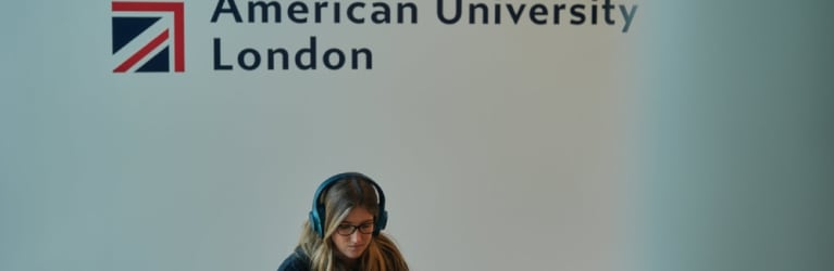 University logo for Richmond American University London