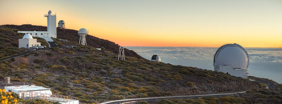 Six PhD Fellowships at IAC in Astronomical Research Six PhD Fellowships at IAC in Astronomical Research