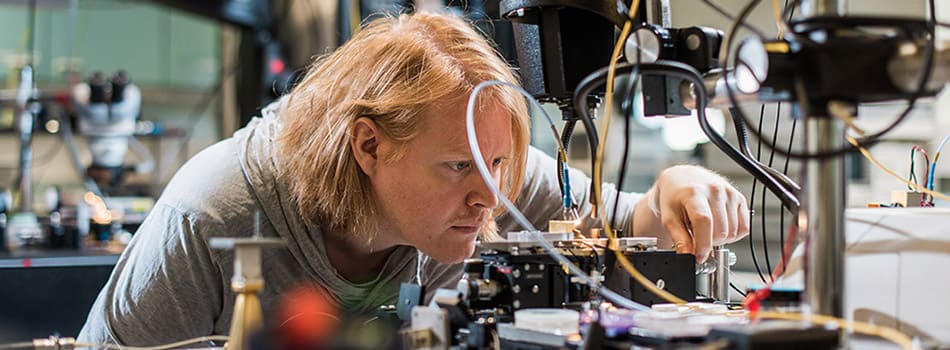  The UCL-Cambridge Connected Electronic and Photonic Systems (CEPS) CDT